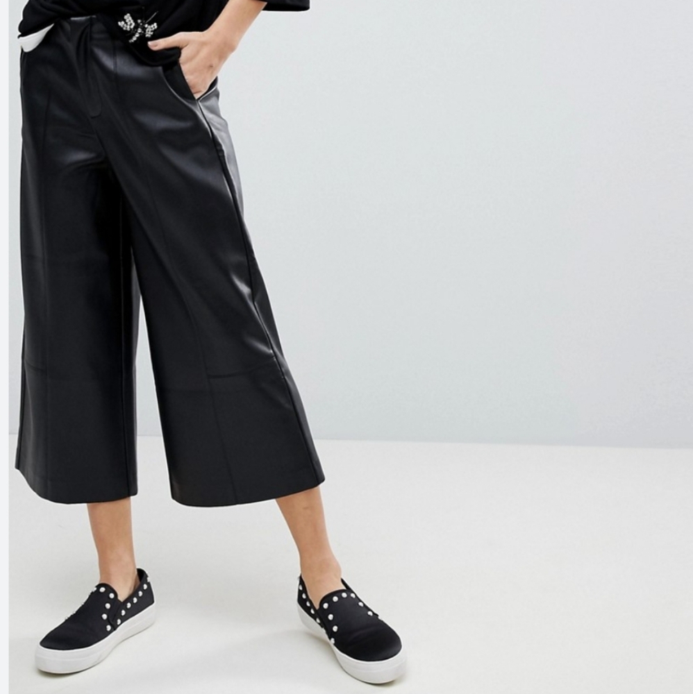🔴stradivarius faux wide leg crop